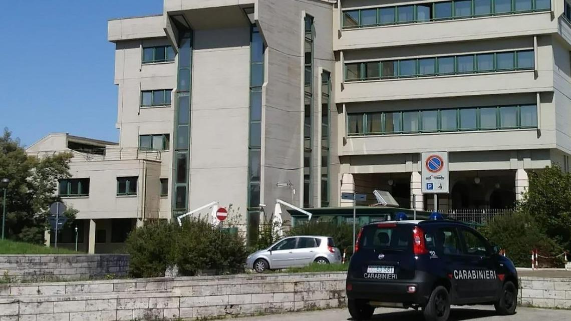 Oltre centomila euro spariti: badante a processo per appropriazione indebita