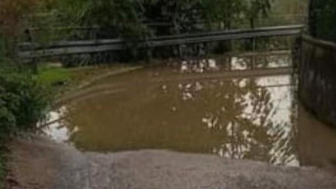 Strade allagate e pure al buio. I disagi in località Foresta