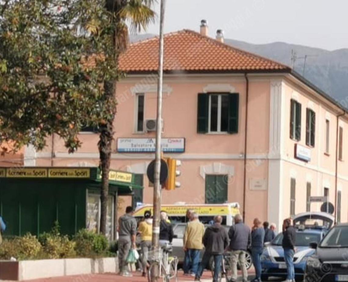 Incidente nel quartiere Costantinopoli. Soccorsi sul posto e traffico rallentato