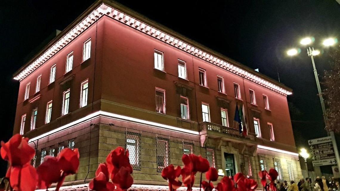 Caro energia, Palazzo Munari e Matusa: spenti i luoghi simbolo
