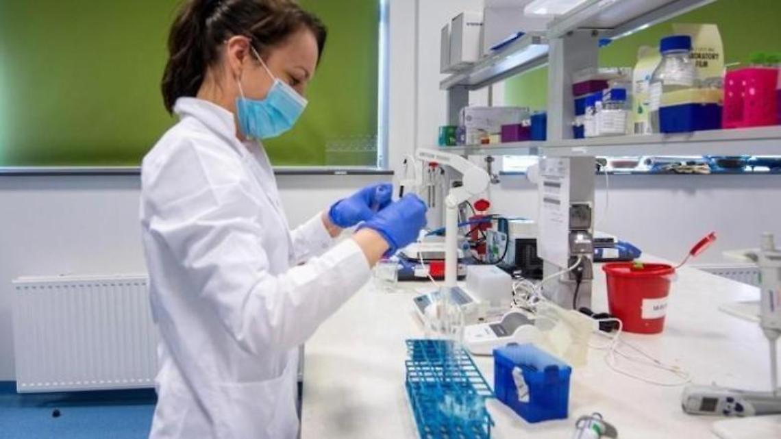 Covid, piccola flessione dei nuovi casi. Aumentano i  ricoverati