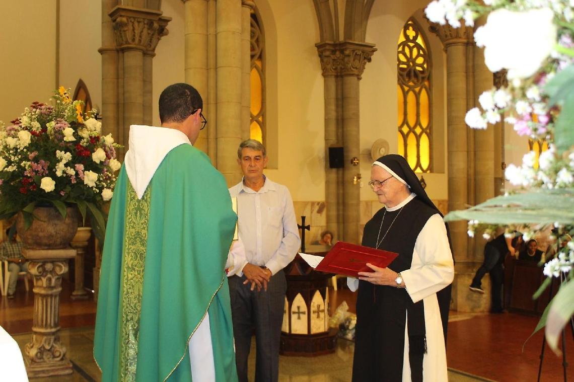 Il saluto di Claraval a suor Carmela. Dopo 32 anni torna dal Brasile