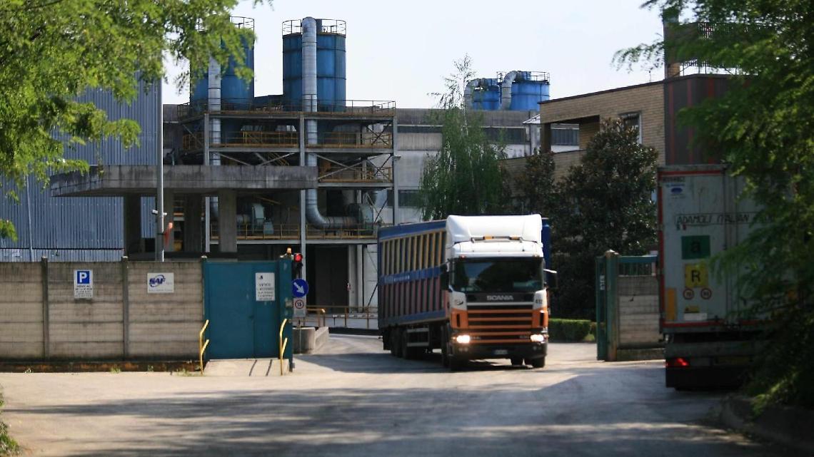 Rifiuti, l'immondizia finisce nel Nord Italia. Due mesi per salvarci