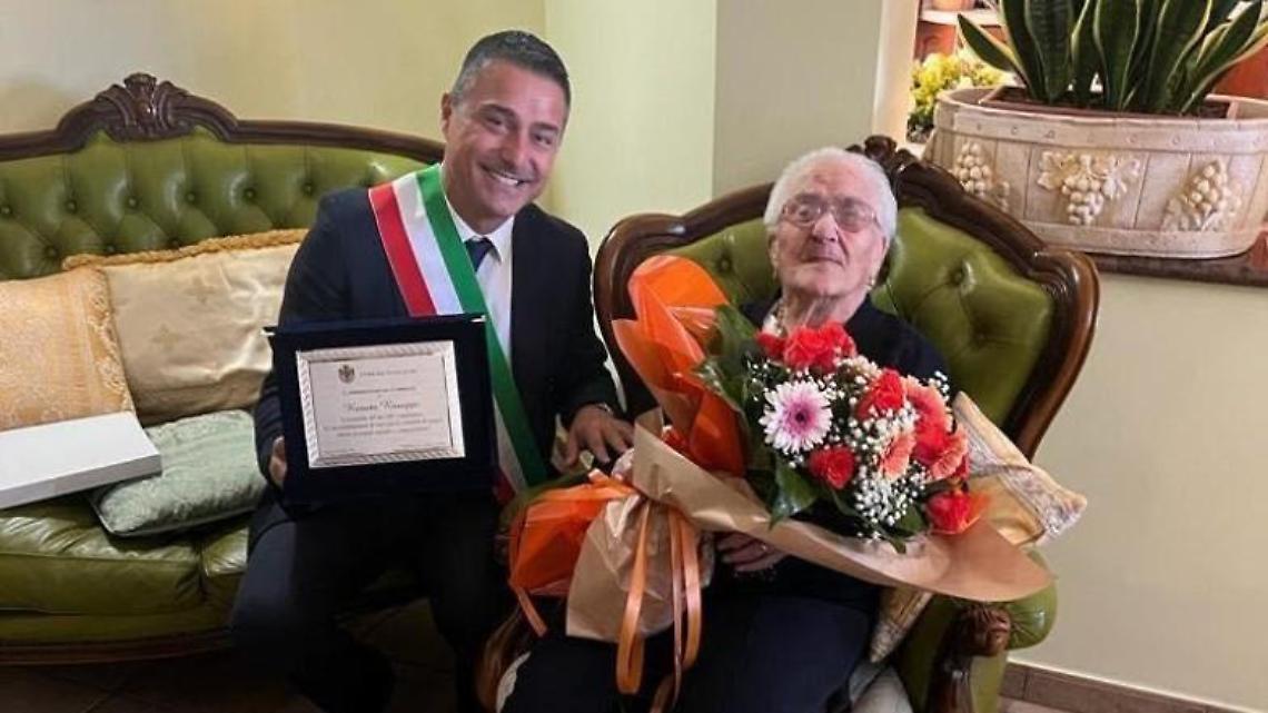 La signora Renata Roseppi compie cento anni: la visita del sindaco