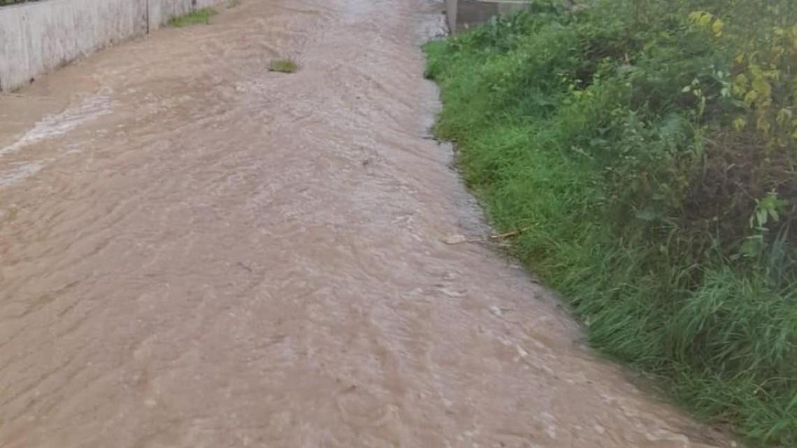 Strade, auto e cantine allagate: bloccati in casa. La paura e l'ira dei residenti