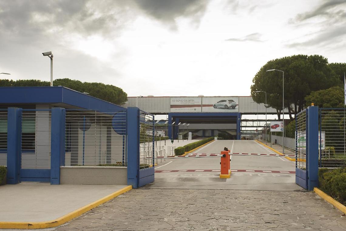 Cassino Planti, Mancano i tasselli motore. Prima al lavoro, poi tutti a casa
