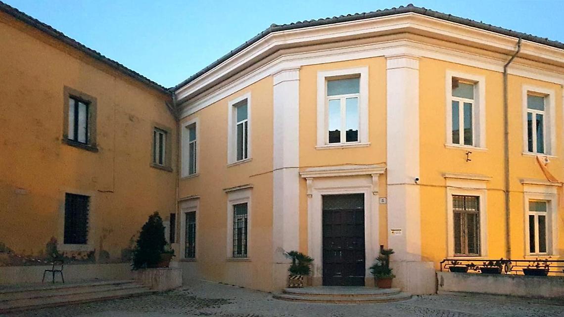 La sede c'è ma i laboratori no: l'appello degli studenti dell'alberghiero