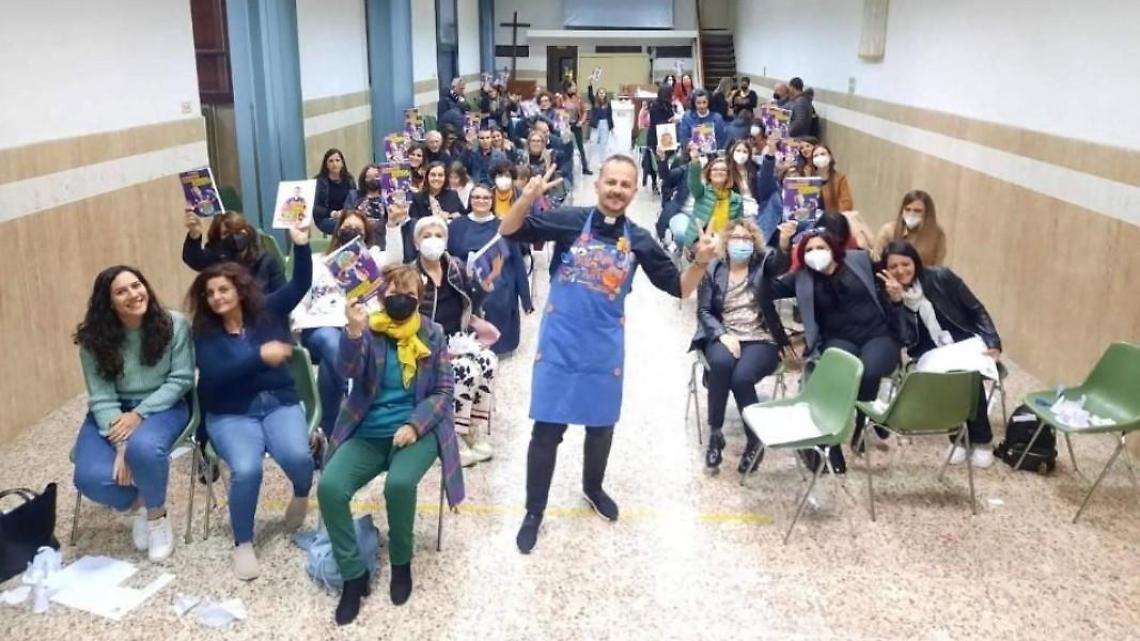 Carta, forbici e Gesù nel cuore: il nuovo libro di don Dino Mazzoli