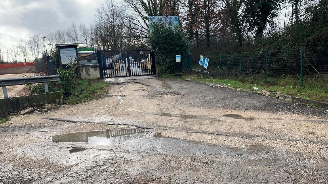 Rubano gasolio all'eco-centro sull'asse attrezzato: arrestati due uomini