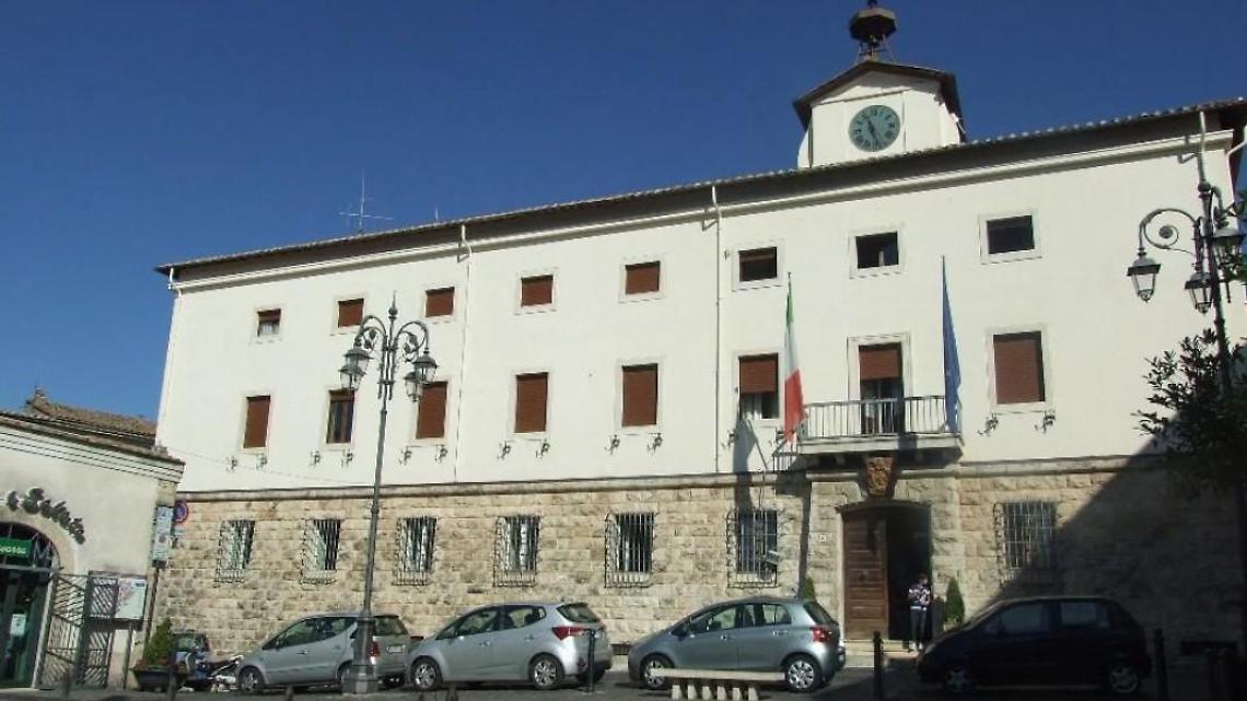 Famiglie in difficoltà: arrivano gli aiuti comunali. Ecco i requisiti