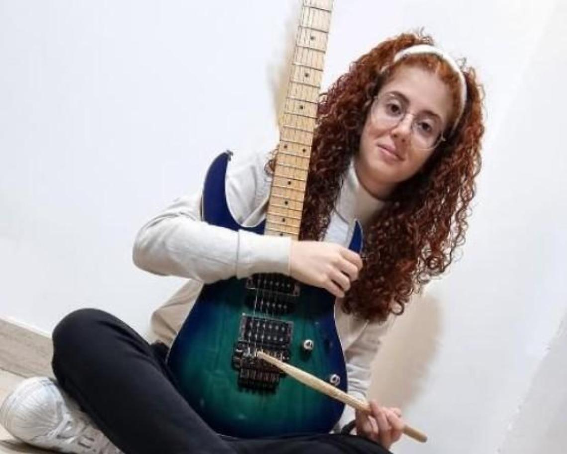 La chitarrista Lucia Pupparo pronta a incantare al Tour Music Fest