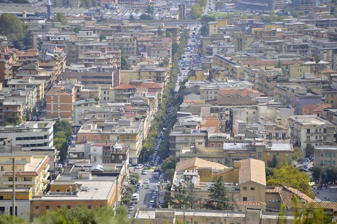 Ingegnere minacciato con un coltello per l'eredità