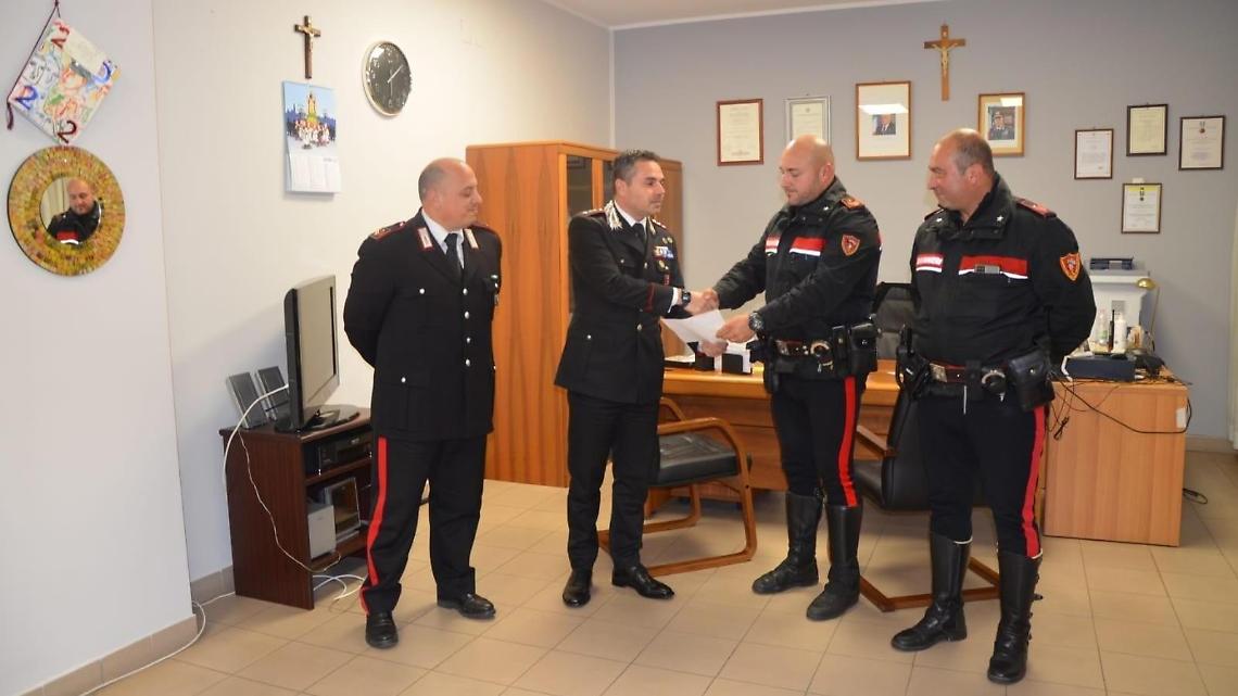 Colto da un malore alla guida. È vivo grazie al massaggio cardiaco di un carabiniere