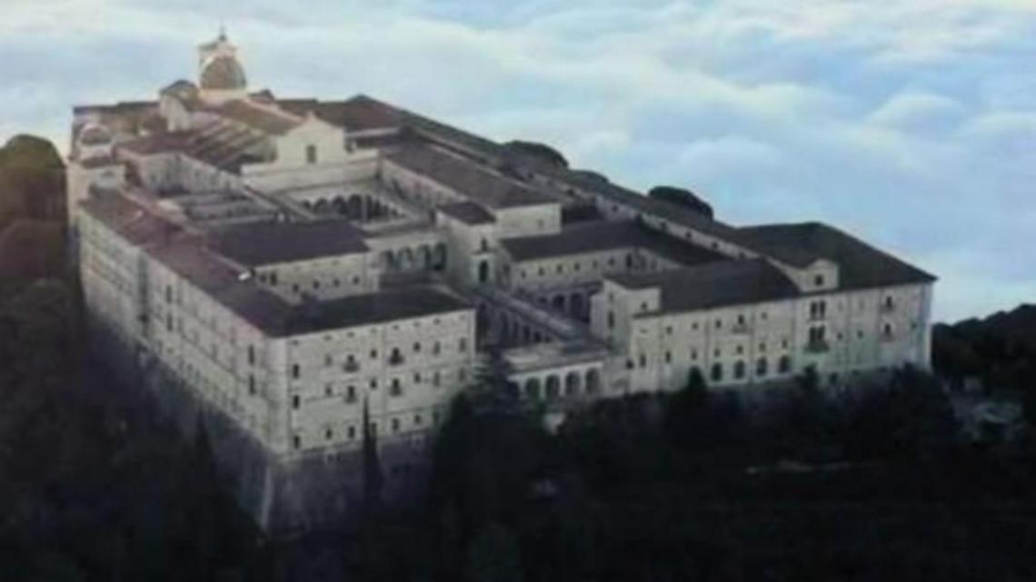 “Spese pazze” in abbazia. Viaggi e lussi con i soldi per le opere caritatevoli