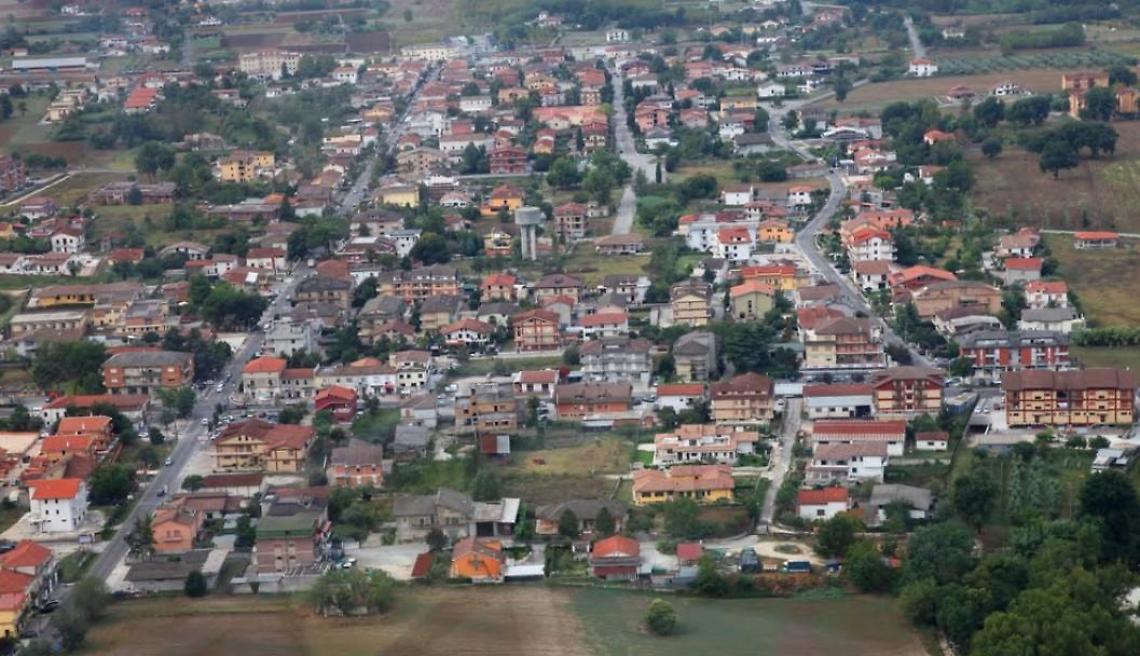 Recita scolastica di Natale: potrà partecipare un solo genitore