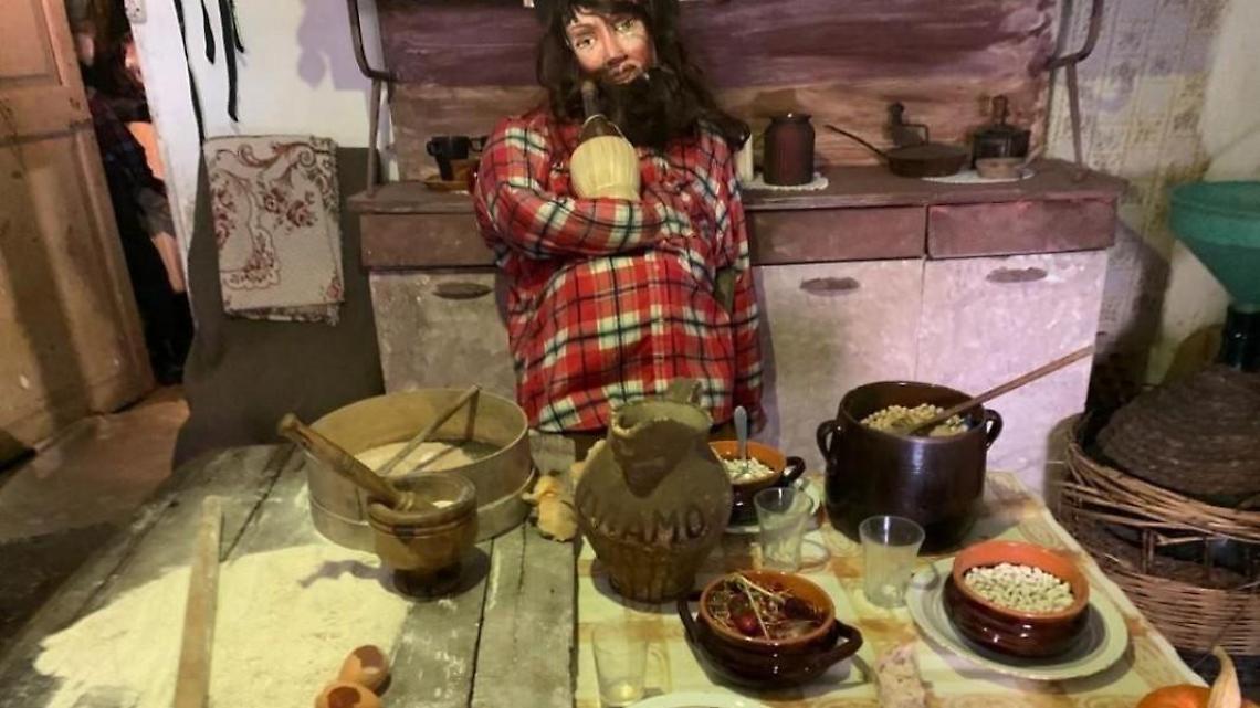 Ladri nel centro storico. Rubate le casse audio del presepe