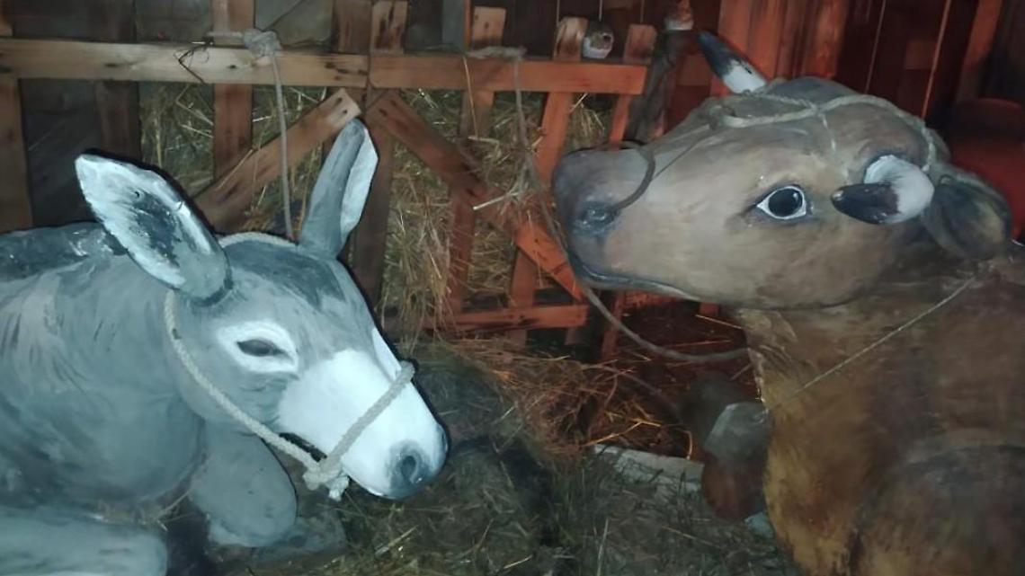Il presepe artistico a dimensioni naturali incanta tutti