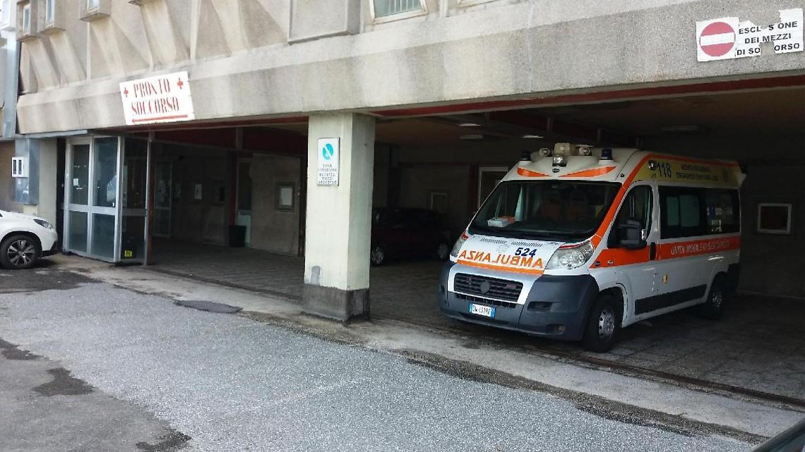 Parte un colpo dal fucile, cacciatore si spara a un piede