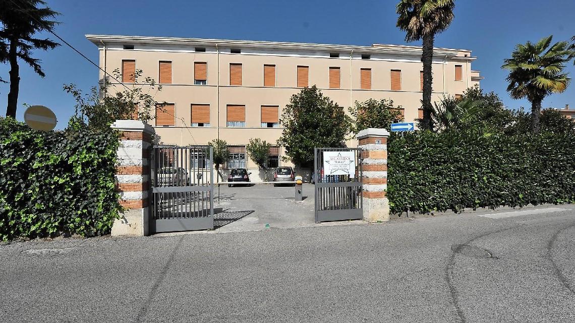 Le suore chiudono la scuola Beata Maria De Mattias