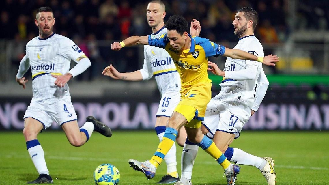 Il Frosinone alza i giri. Insigne-Caso e il Modena va ko