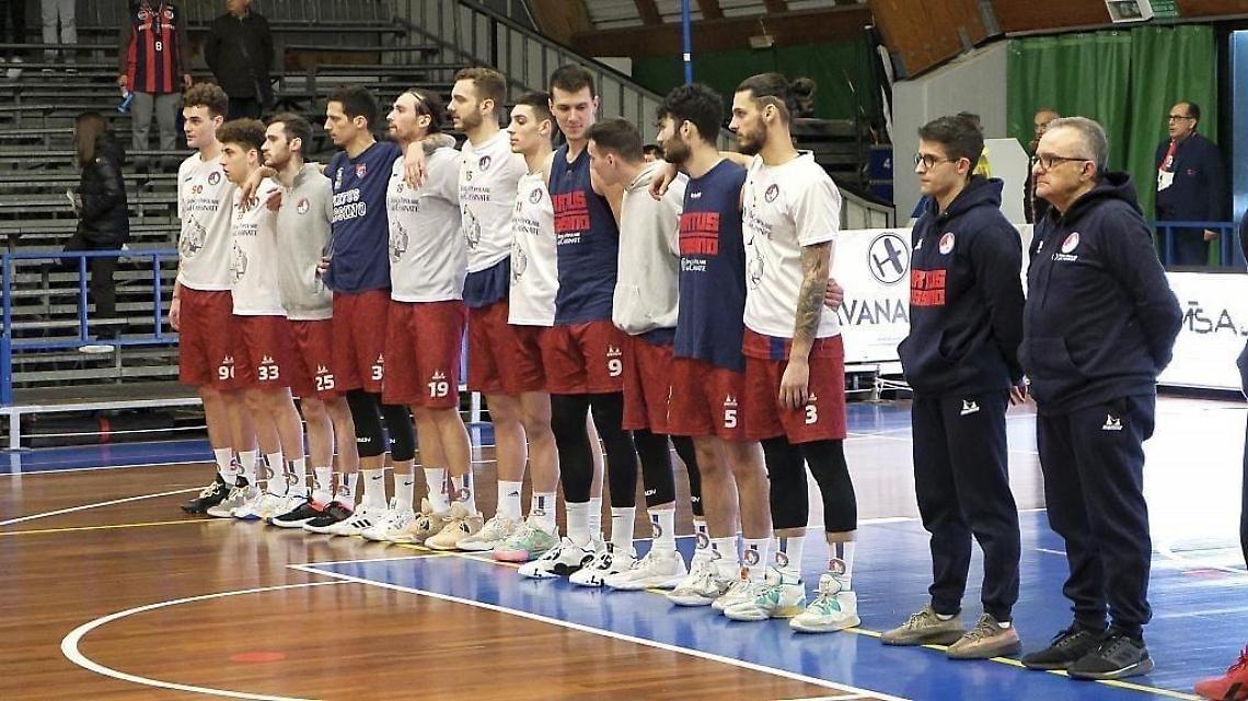 Cassino espugna il palasport di Taranto