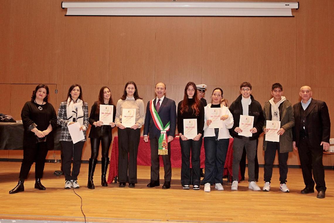 Solidiamo: domani in edicola tutti i nomi dei ragazzi premiati