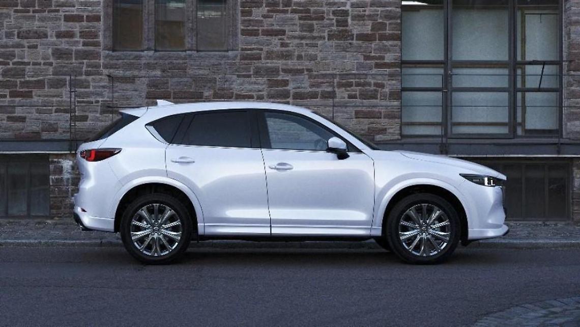 Mazda, la CX-5 ora è mild hybrid. Ridotti i consumi