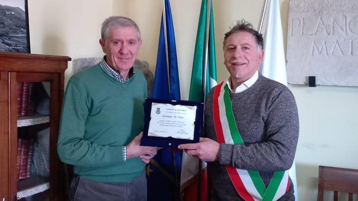 Dopo quarant'anni di lavoro il direttore dell'ufficio postale va in pensione