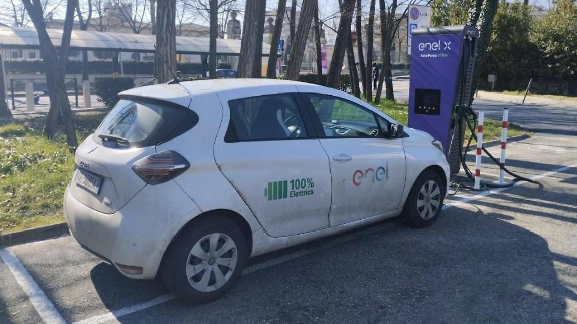 Un regolamento per le auto elettriche. Il Comune lavora per allargare la rete