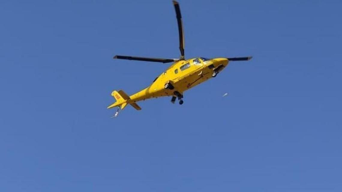 Operaio scivola e batte la testa. Trasportato in ospedale in elicottero