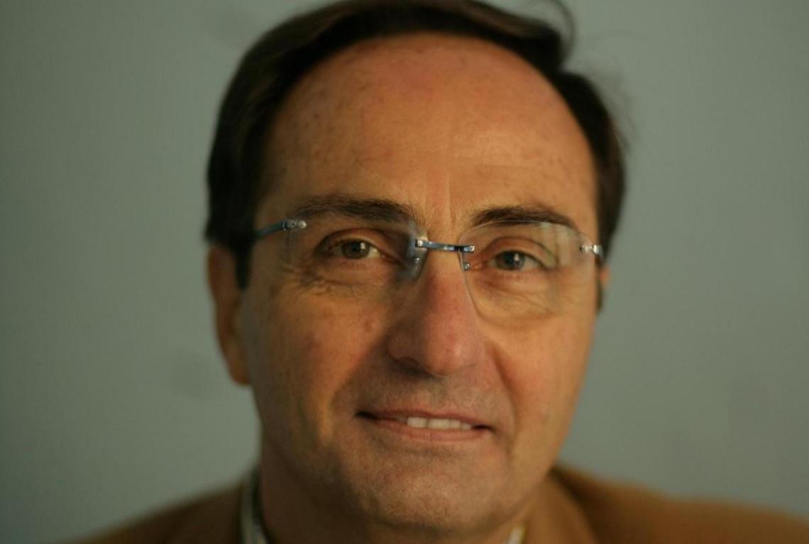 Tanti ex allievi e colleghi per l'addio a Michele De Gregorio