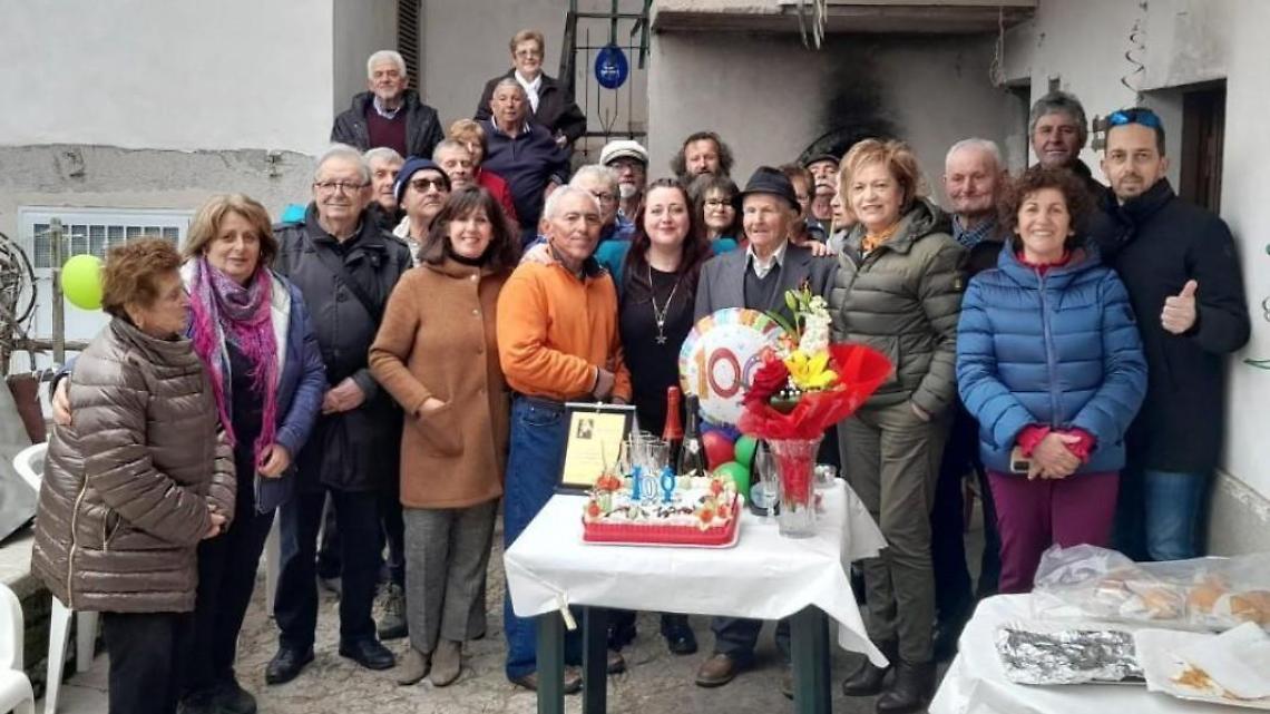 Un brindisi corale per i cento anni di Isidoro Baglione