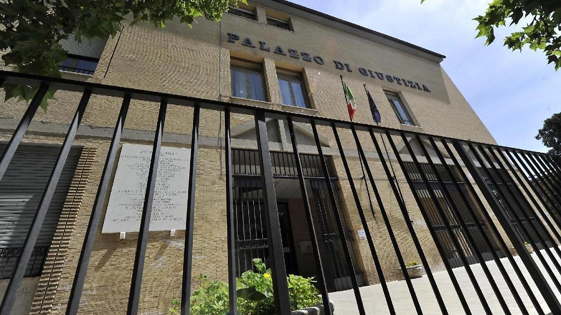 FinchÃƒÂ© denuncia non ci separi. Guerra dei Roses in salsa cassinate