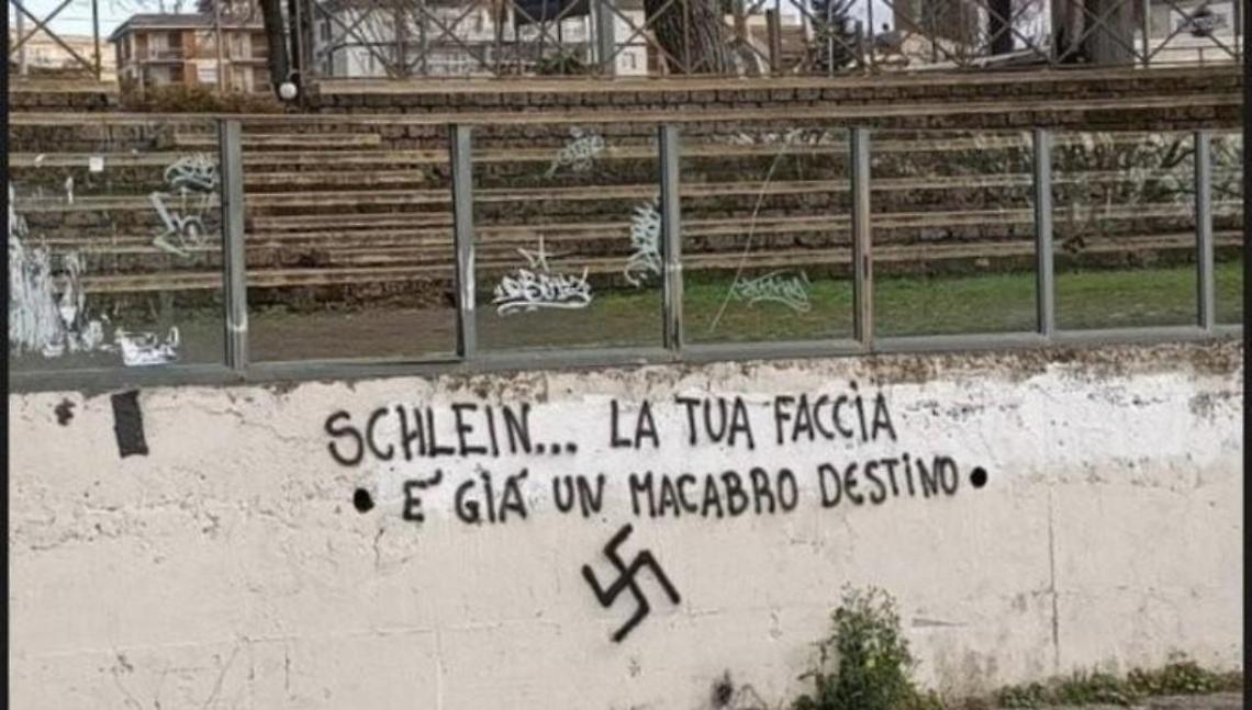 Scritta offensiva e svastica contro Elly Schlein. Solidarietà dal mondo politico