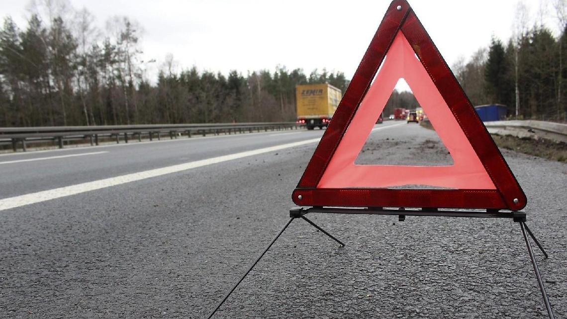 Tampona un'auto e fugge senza prestare soccorso. Indagini chiuse