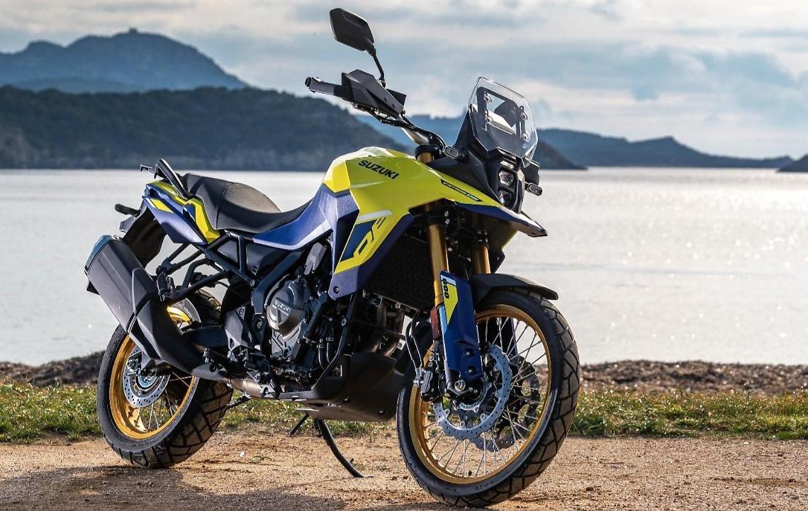 Tanta voglia d'avventura con la nuova Suzuki V-Strom 800DE