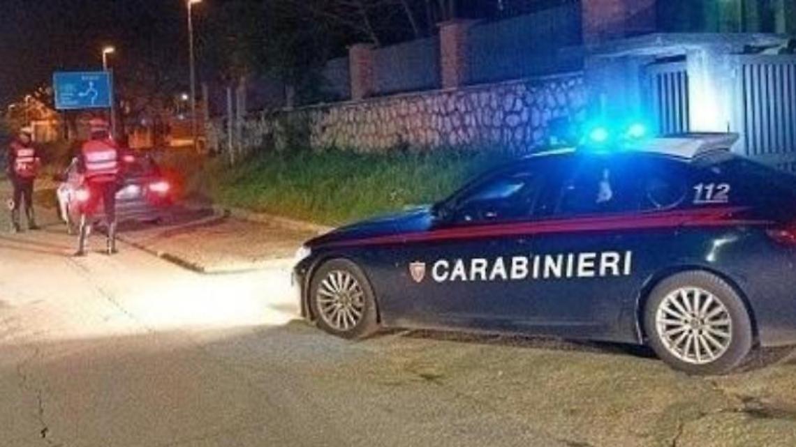 Furto in una pizzeria, i ladri svuotano la cassa. Denunciati due giovani