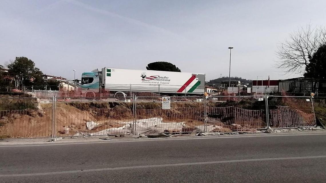 Scoperto un antico pozzo romano nel cantiere della pensilina per i bus