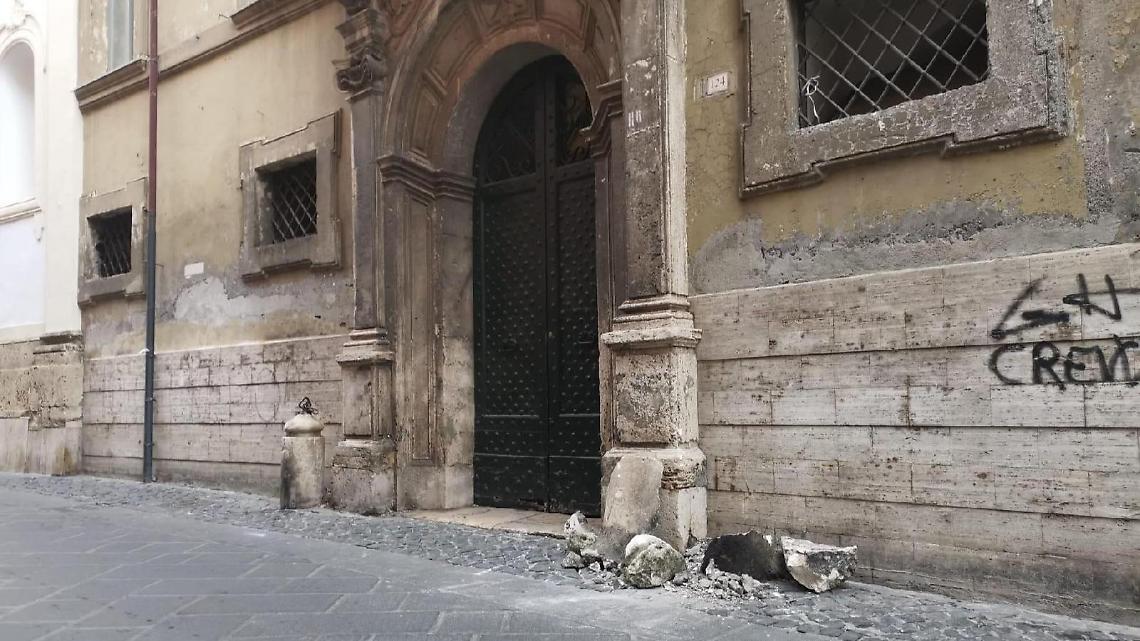 Antico cippo distrutto durante la notte. Indagano i carabinieri