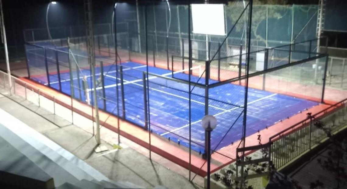 Arriva il campo da padel. Domani il taglio del nastro