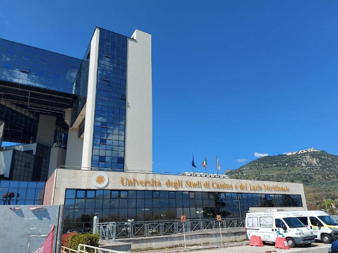 Luca Abete a Cassino. L'inviato di Striscia La Notizia al Campus Folcara
