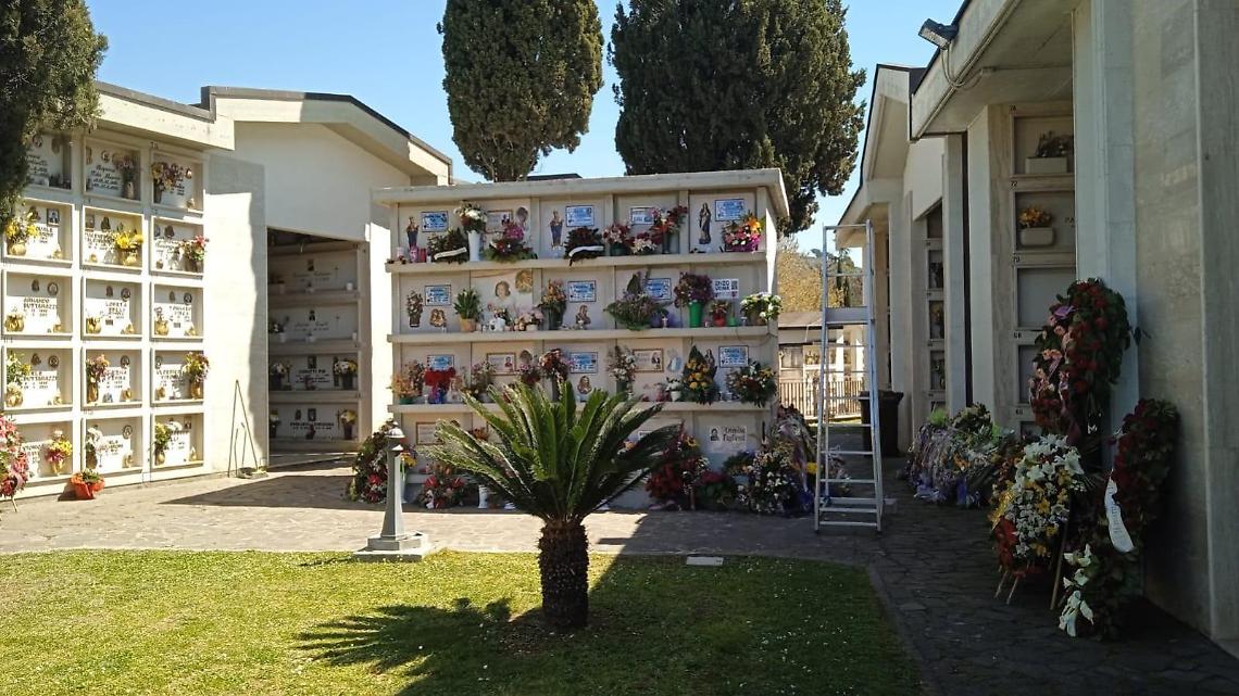 Nel cimitero mancano i loculi. Amministrazione nel mirino