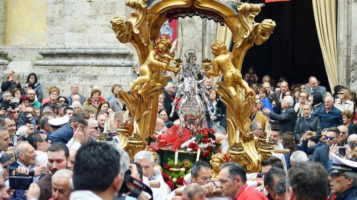 Sant'Ambrogio, fervono i preparativi per la festa del patrono