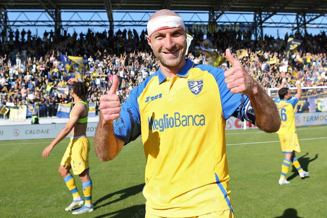 Il capitano Fabio Lucioni uno dei simboli di questo Frosinone che è ormai  molto vicino ad avversare il sogno