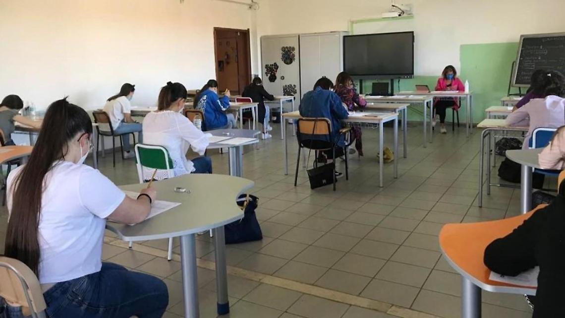 Troppi contratti per le supplenze. Professoressa risarcita