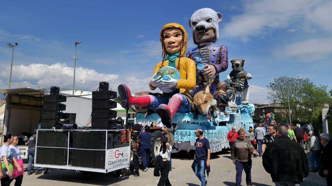 Carnevale di Pontecorvo, vince il carro “Emergenza polare”