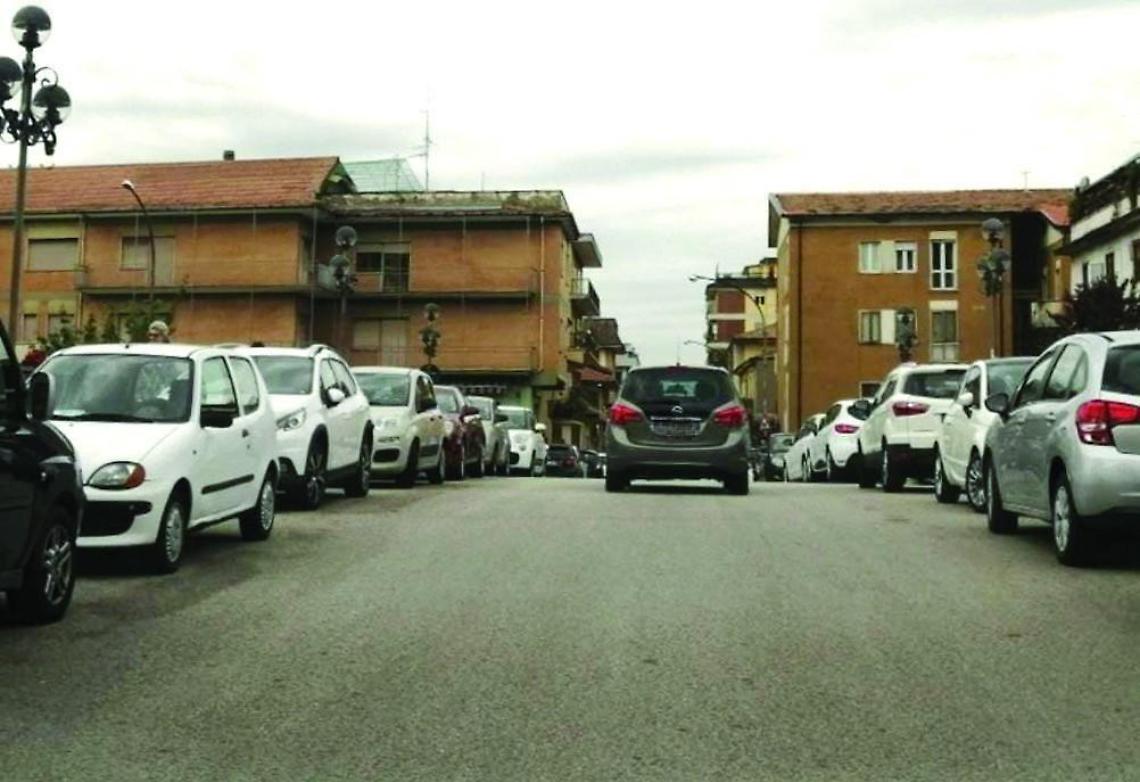 Auto sui ponti nei giorni del mercato. Contravvenzioni a raffica