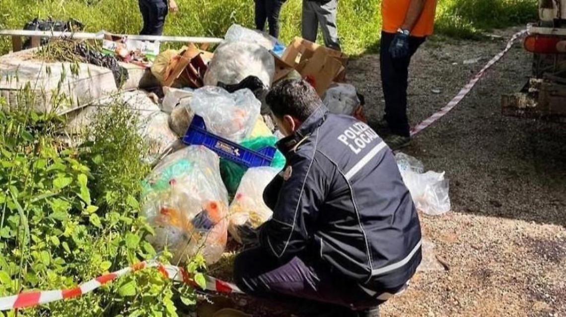 Rifiuti abbandonati. Incastrato un altro furbetto