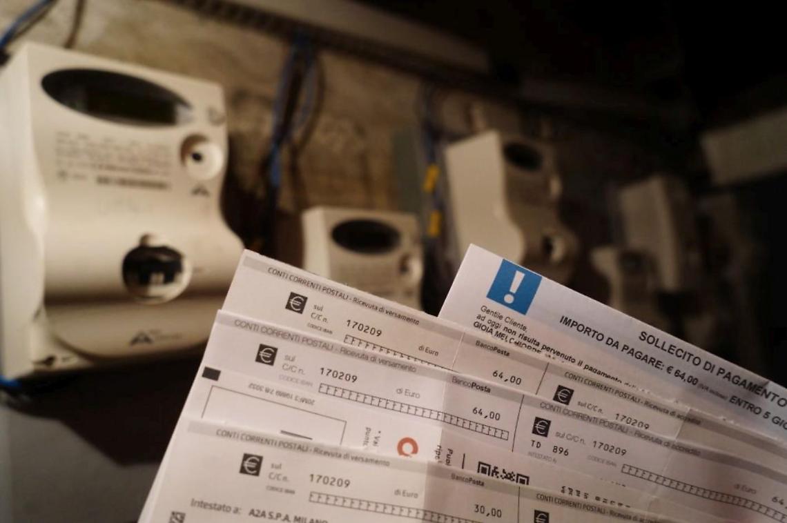 Il macigno delle bollette. In dieci anni aumenti del 70%