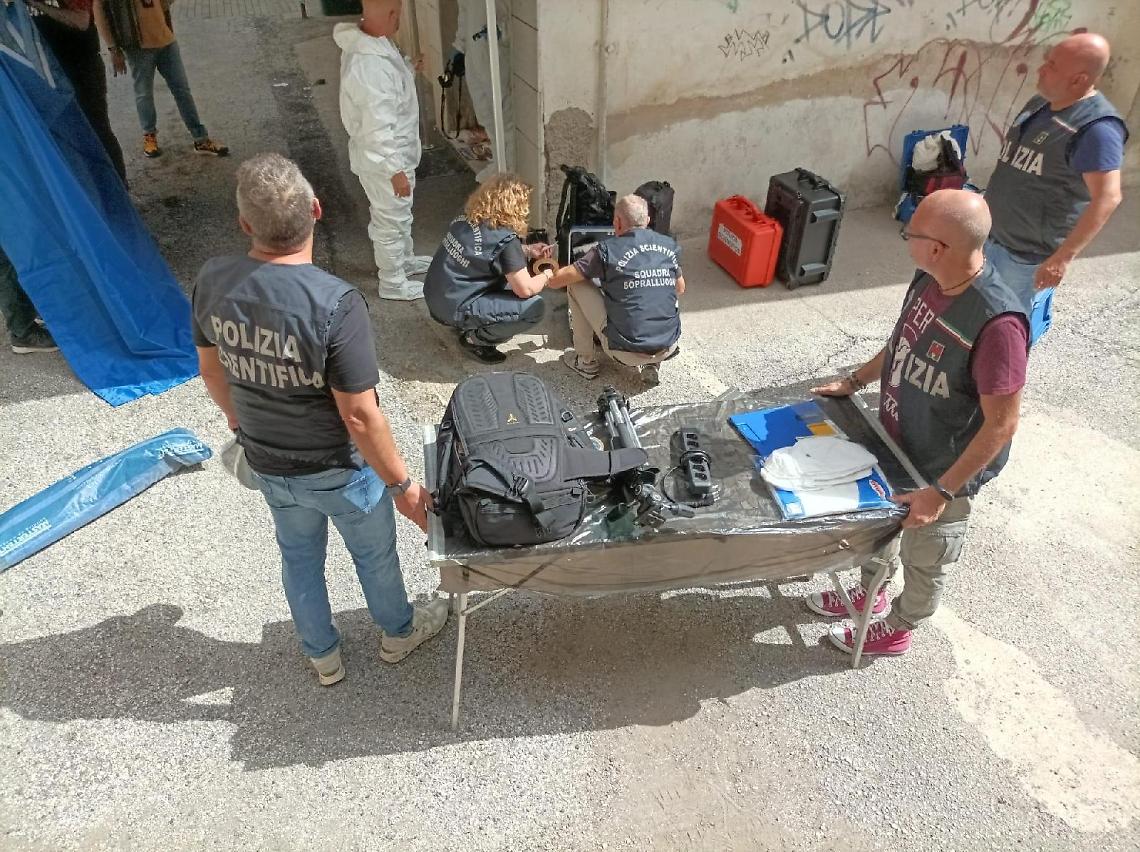 Omicidio di via Pascoli, sopralluogo nella casa del delitto e nell'appartamento di Sandro Di Carlo